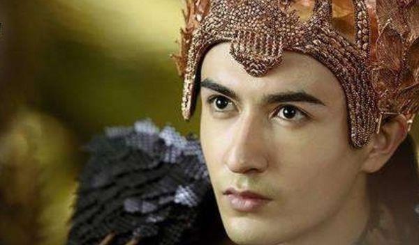 张哲瀚鞠婧祎一直很逗,又一个一夜爆红的明星