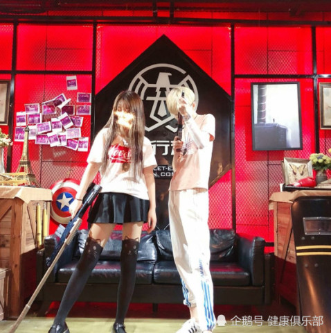 快手惊现杨清柠2.0,长相如出一辙,网友:这男的