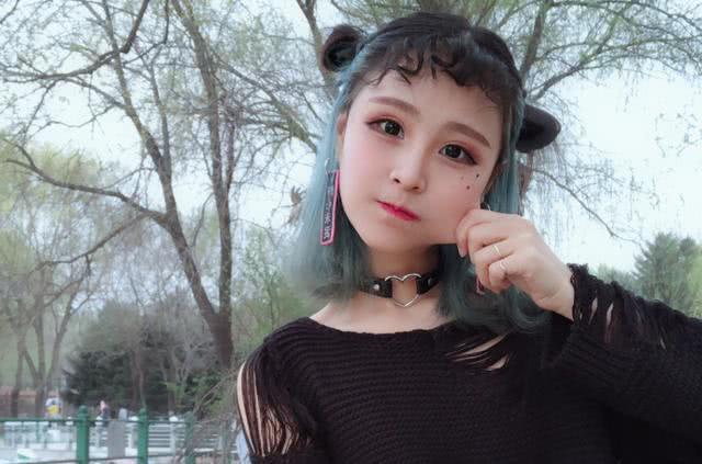 快手大胃王猫妹妹,路人拍下的猫妹妹脸大肤黄