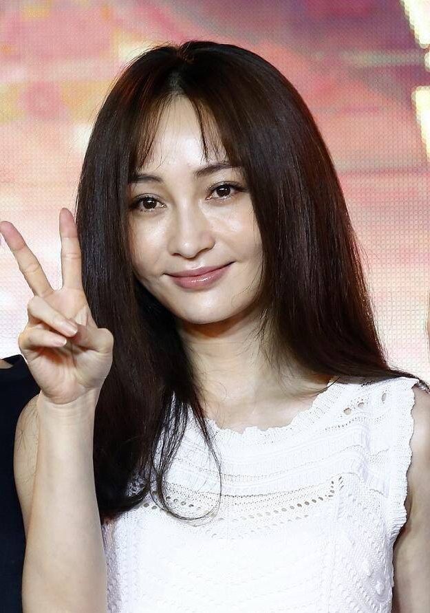 姚笛这是素颜吗?网友:真大胆,一脸的尴尬