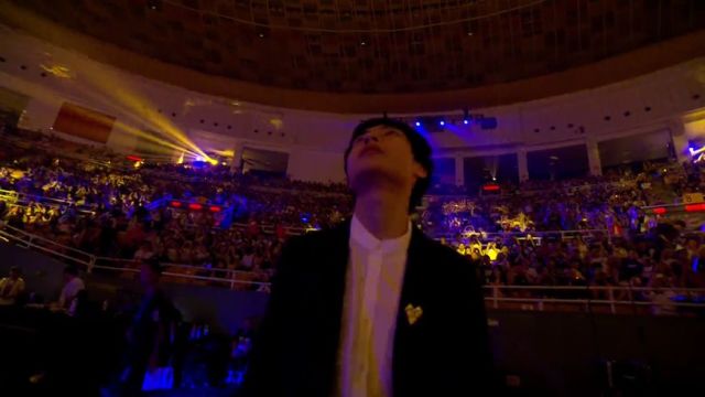 QGhappy荣获4届冠军,刺痛决赛5杀上热搜,FIy自