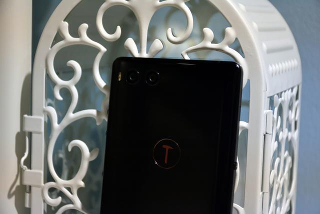 顶配8848的坚果R1:解决品控之后一切都还ok