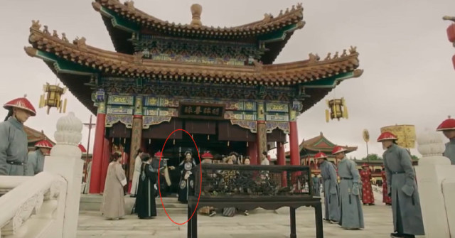 《延禧攻略》:纯妃竟然没人扶!尴尬笑场,导演居