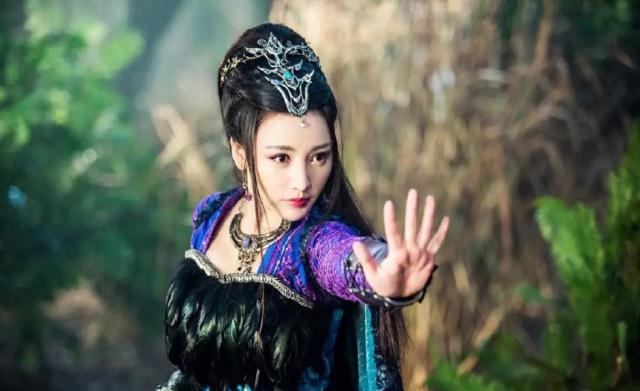 美女柳岩在电视剧武动乾坤中,迷倒众人,真实身