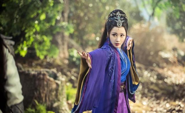 美女柳岩在电视剧武动乾坤中,迷倒众人,真实身