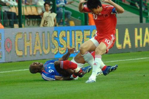 奥运已成过眼云烟!38岁郑智是国足不屈战士 他