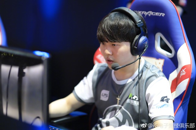 预定夏季赛MVP? 瑞兹在线教学 Rookie完胜小