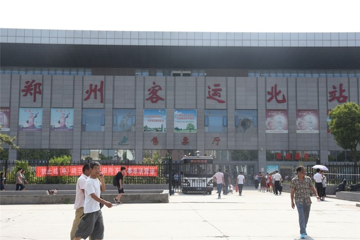 郑州交警五大队提升郑州长途客运新北站交通秩序,净化郑州"北大门"