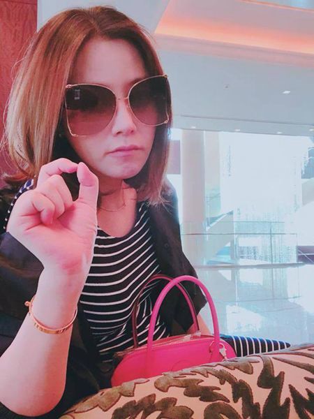 陈怡蓉将临盆晒打点滴照感叹当妈不容易