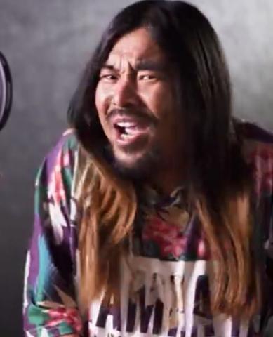 抖音爆红一位喵喵哥,颜值不输嘟嘟姐,网友:这