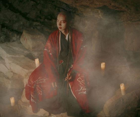 抖音爆红的红衣和尚,禁欲系模样令人癫狂,网友:一眼误终生!