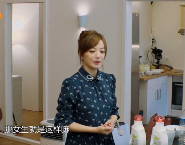 《中餐厅2》赵薇穿连衣裙现身,苏有朋说了3个