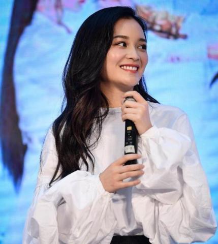 《香蜜》剧组空降广州召开粉丝见面会,邓伦迷