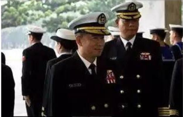 解读:为何中国海军军服上没有军衔?玄机在这