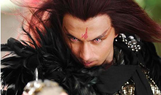 男星遇上花钿妆,李易峰邪魅,杨洋冷酷,而他却让