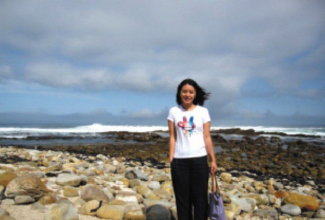 她被誉为中国最美女翻译,外交部的"冰美人",生活照让人忍不住动心