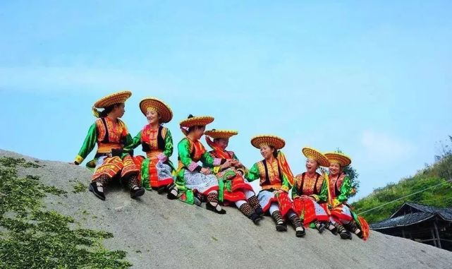 享邵阳花瑶民俗盛宴讨僚皈 赏自然壮丽风景