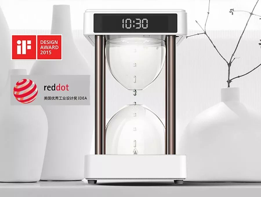 水滴在空中逆流,牛顿的棺材板要压不住了