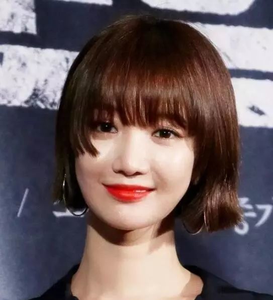 公主切长发美极了 迷上二次元少女发型