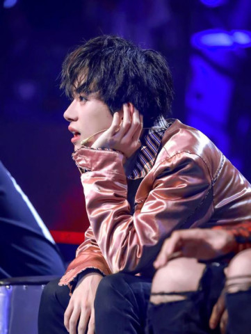 易烊千玺成为葆蝶家亚太区代言人,弟弟牛到起