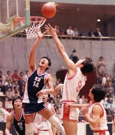 【亚运荣耀】男篮汉城逆转夺金 歪把子机枪扬