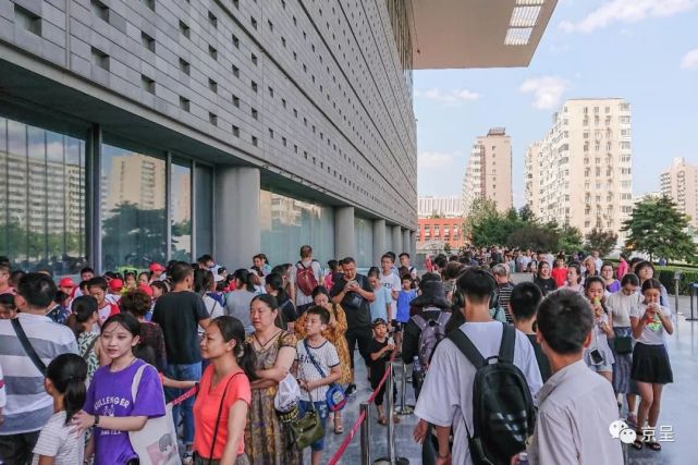 排队争睹"发现北京",7万张照片最后评出这些靓照!