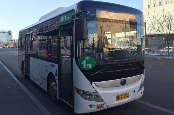 雍景紫台c区(新调整)— 雍景紫台b区(新调整)— 青春山早市(新调整