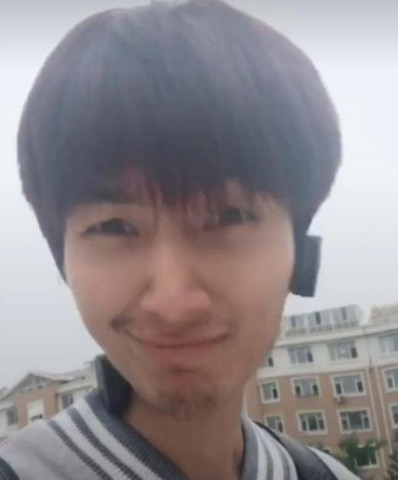 抖音最火邋遢男:评论突破两千我就永远不减胡