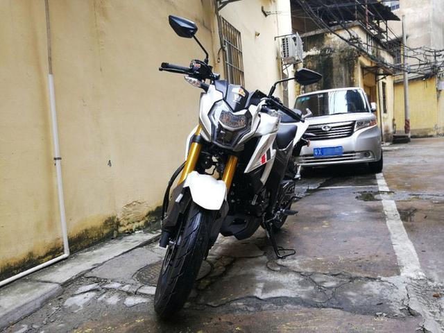 豪爵DR160号称史上最贵豪爵摩托车,网友:物超