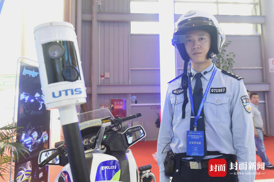 铁骑云盔云眼智能装备让交警眼观八方