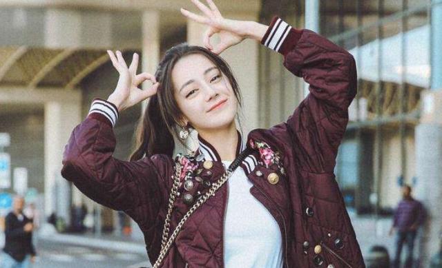 迪丽热巴为何从来都不穿露腰的衣服,只因为腰