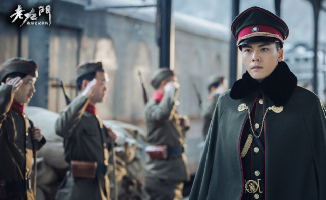 在南派三叔的所有小说里,每部小说的剧情都有关联,沙海相当于当年