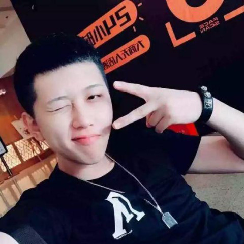 变形计靠表情包一夜爆红的真香哥网友真帅