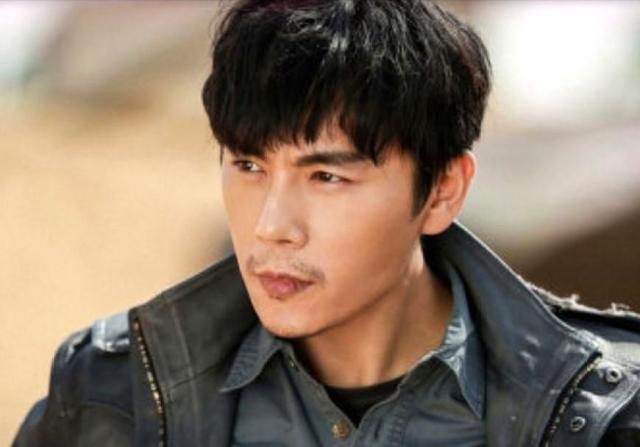 沙海:吴山居其实卧虎藏龙,刀疤脸出自大家族,坎肩是翻版潘子!