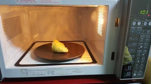 吃榴莲前放微波炉加热五分钟整个房间都不能待邻居怀疑你在炖屎是真的