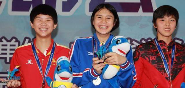 她叫王一淳,今年她13岁,她6岁的时候就开始游泳.