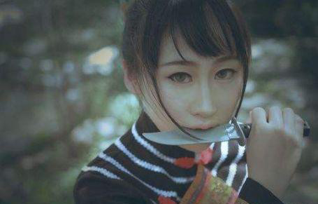 笔记中死去的三人,潘子为保护吴邪而死,胖子为