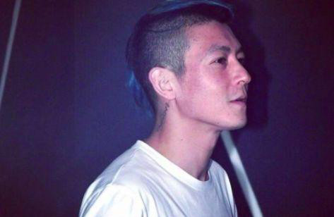 谢霆锋38岁,陈冠希38岁,同样都不爱保养,差别