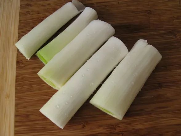 口腔溃疡反反复复1根大葱1颗大蒜让你跟溃疡说拜拜