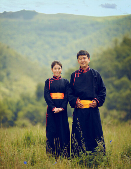 这些蒙古情侣秀恩爱美翻了