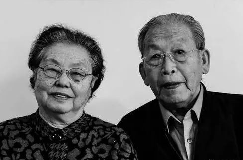 兄妹成夫妻,相爱80年:亲爱的,亲亲我……(泪奔,这才是爱情)|徐英喆