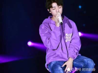 同穿2500块的红色卫衣,王俊凯甩了王鹤棣不止