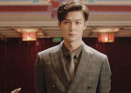 才恍然大悟,其实张起灵的长生不老和西王母无