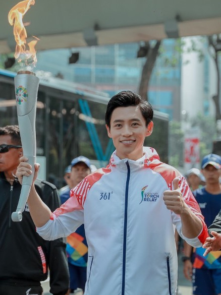 人皇李晓峰(sky)和张载豪(moon)等十位电竞选手就担任过奥运会的火