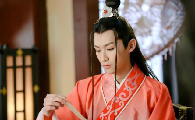 新晋古装男神,邓伦上榜,罗云熙第二,第一帅到