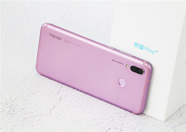 华为这两款手机都采用海思970,为何价格相差2