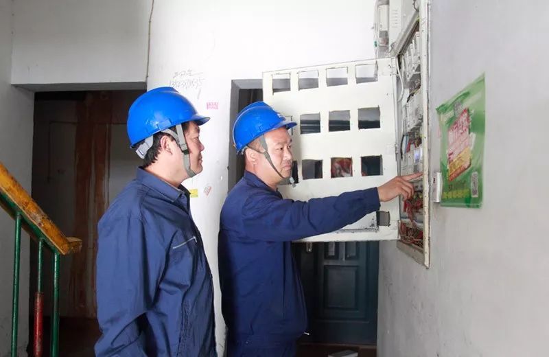 家中电线这么接,电压降到163伏!