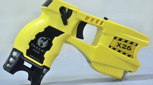 被电击枪击中是否会引发死亡真实情况实在太危险只要做后果不堪设想