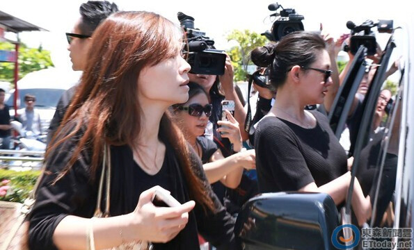 安钧璨告别仪式举行大小s数度泪崩