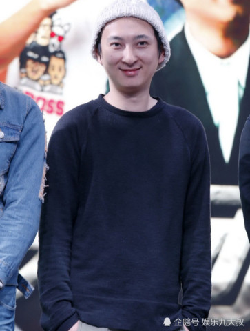 戚薇问王思聪万达电影一天能赚多少钱,王思聪